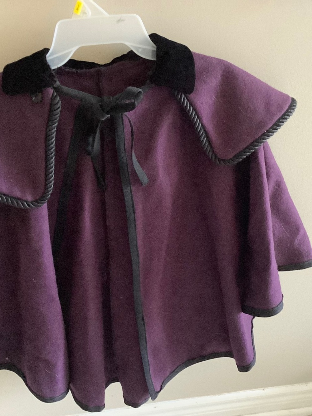 Girl’s cape/coat